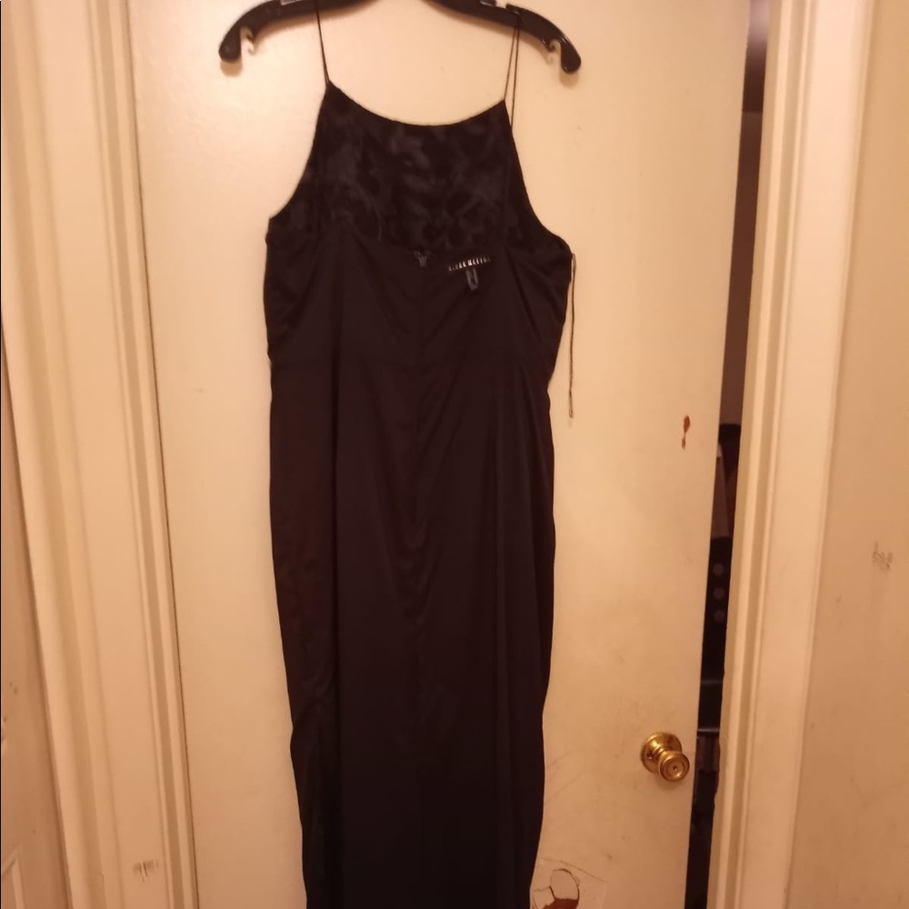 Aidan mattox black long lace dress, pencil skirt with a side opening
